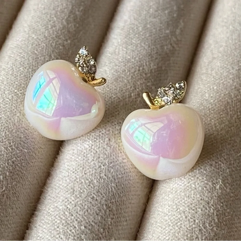 ✨Free People Leonara Apple Earrings